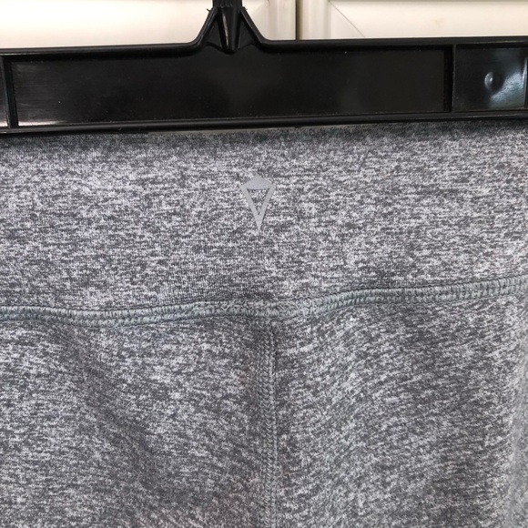 *Flaw* Rouched bottom Ivivva girls reversible leggings π - Picture 6 of 10